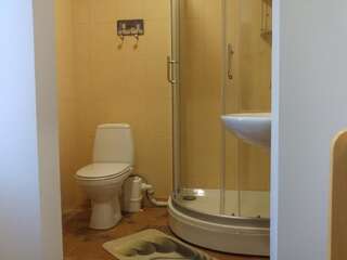 Мини-отель Lindenhoff Liepasmuiža Двухместный номер с 1 кроватью и общим туалетом-2